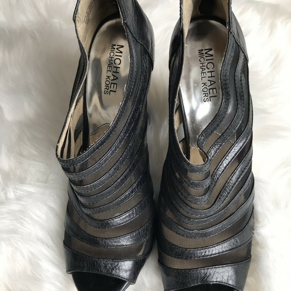Michael Kors~HOT HOT~Booties - Picture 2 of 5